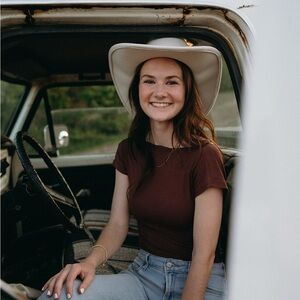 Meet your Posher, Kaitlyn